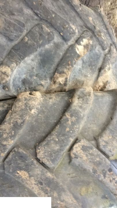 Ritenis - Iekraušanas tehnika Koło John Deere 4400 - 405/70-24: foto 12 Ritenis - Iekraušanas tehnika Koło John Deere 4400 - 405/70-24: foto 12