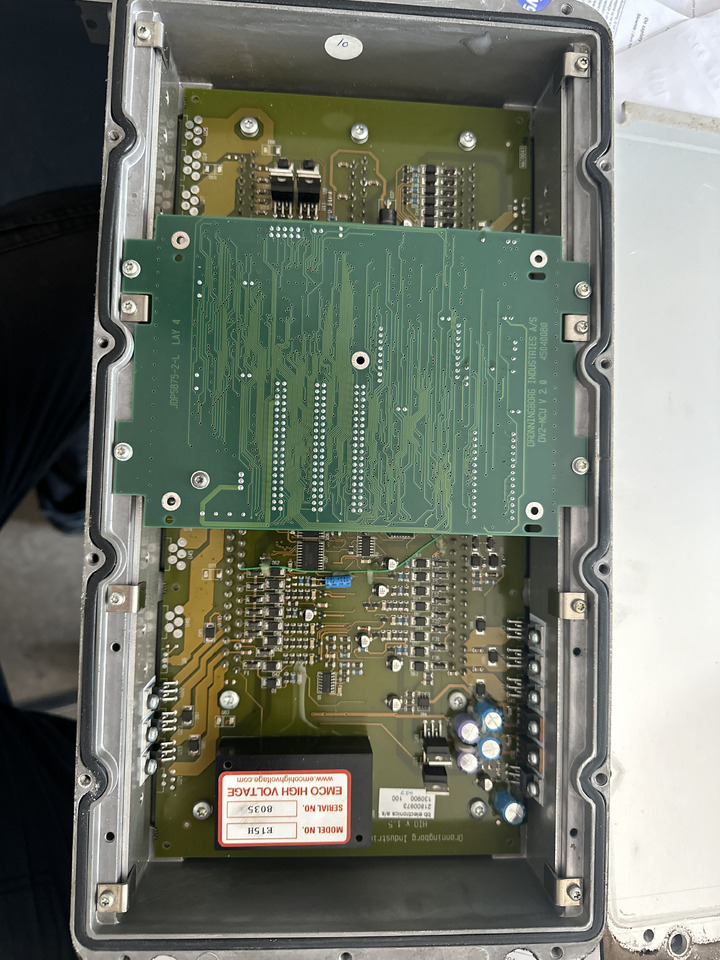 Kombajn Massey Ferguson 7256 komputer główny moduł - Elektroniskais vadības bloks (ECU) - Labības kombains: foto 5 Kombajn Massey Ferguson 7256 komputer główny moduł - Elektroniskais vadības bloks (ECU) - Labības kombains: foto 5