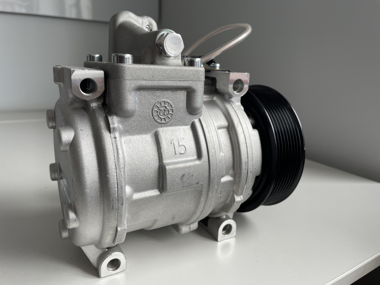 Kompresor sprężarka klimatyzacji John Deere 3000 5000 6000 7000 Claas Ares 10B17-ACE99505 - Kondicioniera kompresors - Lauksaimniecības tehnika: foto 3 Kompresor sprężarka klimatyzacji John Deere 3000 5000 6000 7000 Claas Ares 10B17-ACE99505 - Kondicioniera kompresors - Lauksaimniecības tehnika: foto 3