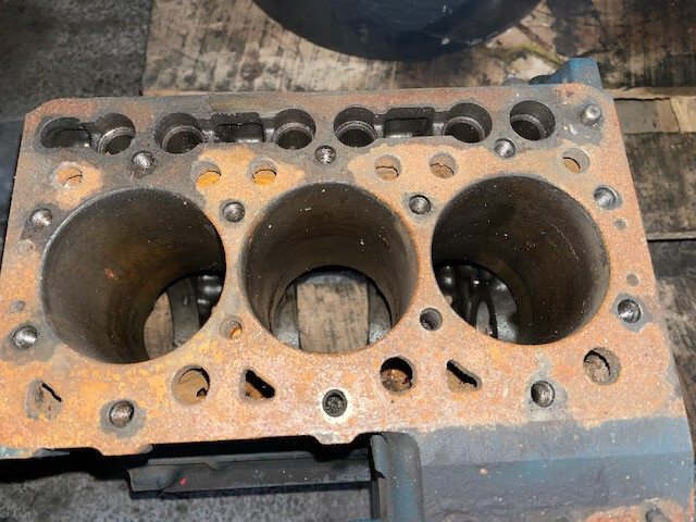 Kubota d722 blok cylindrów - Cilindru bloks - Lauksaimniecības tehnika: foto 4 Kubota d722 blok cylindrów - Cilindru bloks - Lauksaimniecības tehnika: foto 4