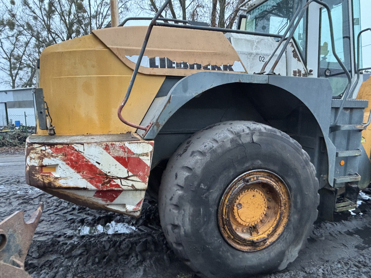 Liebherr 564 Opona Opony Felga Piasta Pompa Hydrauliczna Hydrostat Skrzynia Biegów CZĘŚCI - Riteņa disks - Lauksaimniecības tehnika: foto 1 Liebherr 564 Opona Opony Felga Piasta Pompa Hydrauliczna Hydrostat Skrzynia Biegów CZĘŚCI - Riteņa disks - Lauksaimniecības tehnika: foto 1