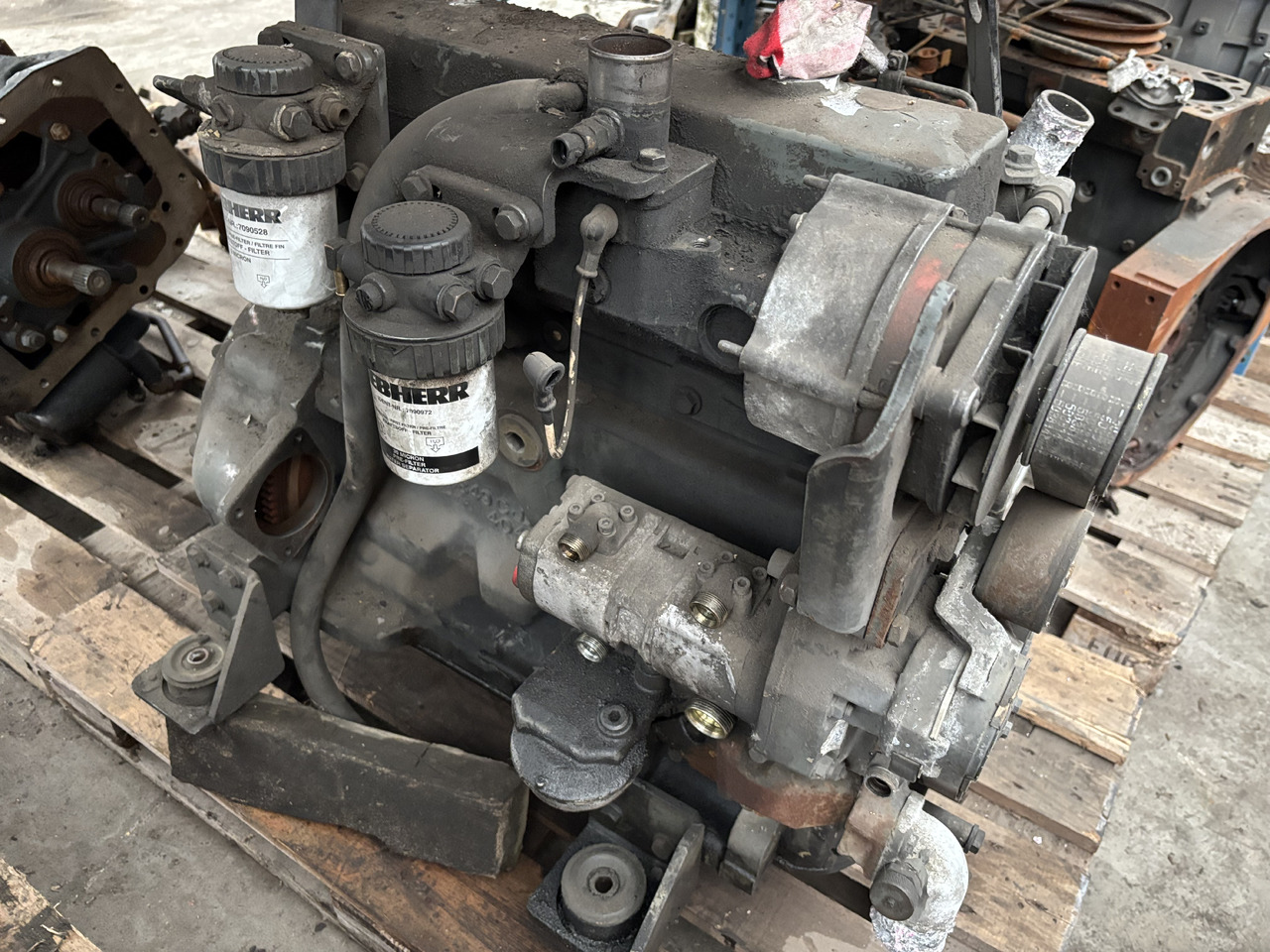 Liebherr D504 TI OI eII 97/68FA 2001/63 Silnik CZĘŚCI - Dzinējs - Lauksaimniecības tehnika: foto 1 Liebherr D504 TI OI eII 97/68FA 2001/63 Silnik CZĘŚCI - Dzinējs - Lauksaimniecības tehnika: foto 1