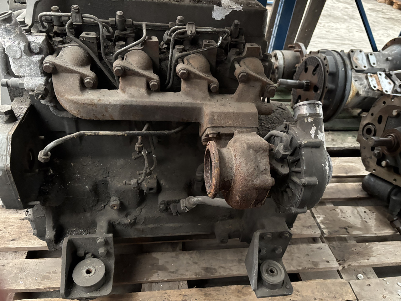 Liebherr D504 TI OI eII 97/68FA 2001/63 Silnik CZĘŚCI - Dzinējs - Lauksaimniecības tehnika: foto 4 Liebherr D504 TI OI eII 97/68FA 2001/63 Silnik CZĘŚCI - Dzinējs - Lauksaimniecības tehnika: foto 4