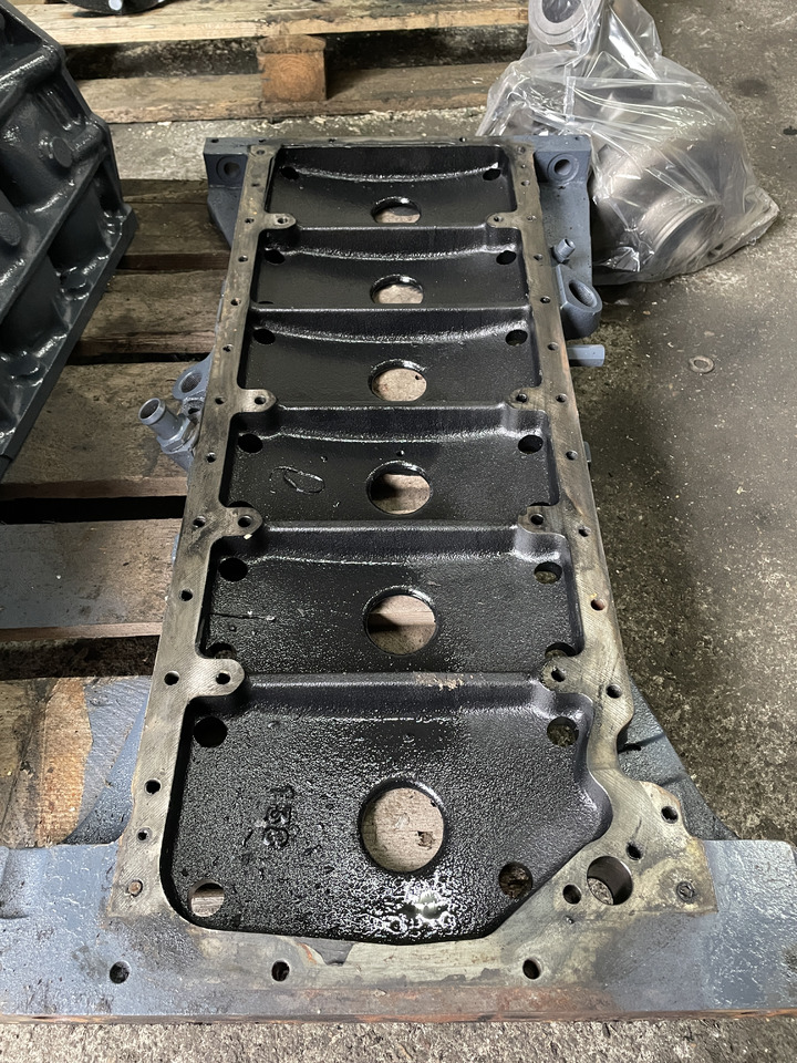 MAN Fendt 930 - kołnierz płyta miski olejowej 51.01130-1002 - Eļļas panna - Lauksaimniecības tehnika: foto 1 MAN Fendt 930 - kołnierz płyta miski olejowej 51.01130-1002 - Eļļas panna - Lauksaimniecības tehnika: foto 1