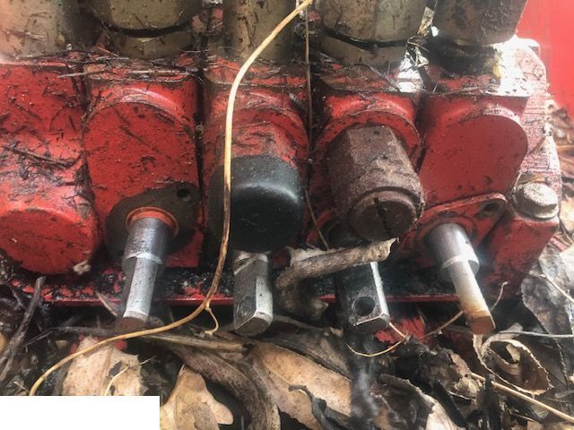 Hidrauliskais cilindrs - Lauksaimniecības tehnika Manitou 626 - Siłownik Poziomowania: foto 6 Hidrauliskais cilindrs - Lauksaimniecības tehnika Manitou 626 - Siłownik Poziomowania: foto 6