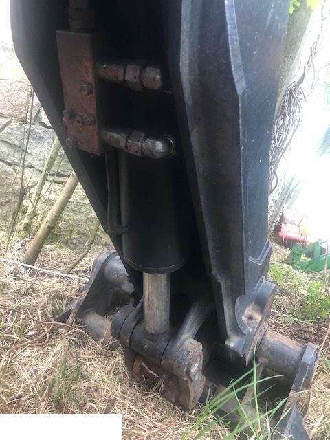 Manitou 634 - Siłownik Wychyłu Poziomowania - Hidrauliskais cilindrs - Lauksaimniecības tehnika: foto 1 Manitou 634 - Siłownik Wychyłu Poziomowania - Hidrauliskais cilindrs - Lauksaimniecības tehnika: foto 1