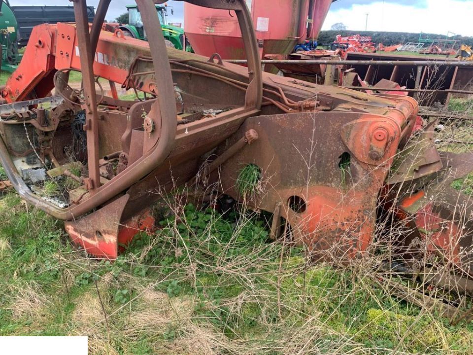 Manitou 731 - MOST PRZÓD ~ CZĘŚCI - Priekšējā ass - Celtniecības tehnika: foto 2 Manitou 731 - MOST PRZÓD ~ CZĘŚCI - Priekšējā ass - Celtniecības tehnika: foto 2