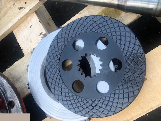 Manitou Carraro - Hamulce - Bremžu daļas - Lauksaimniecības tehnika: foto 1 Manitou Carraro - Hamulce - Bremžu daļas - Lauksaimniecības tehnika: foto 1