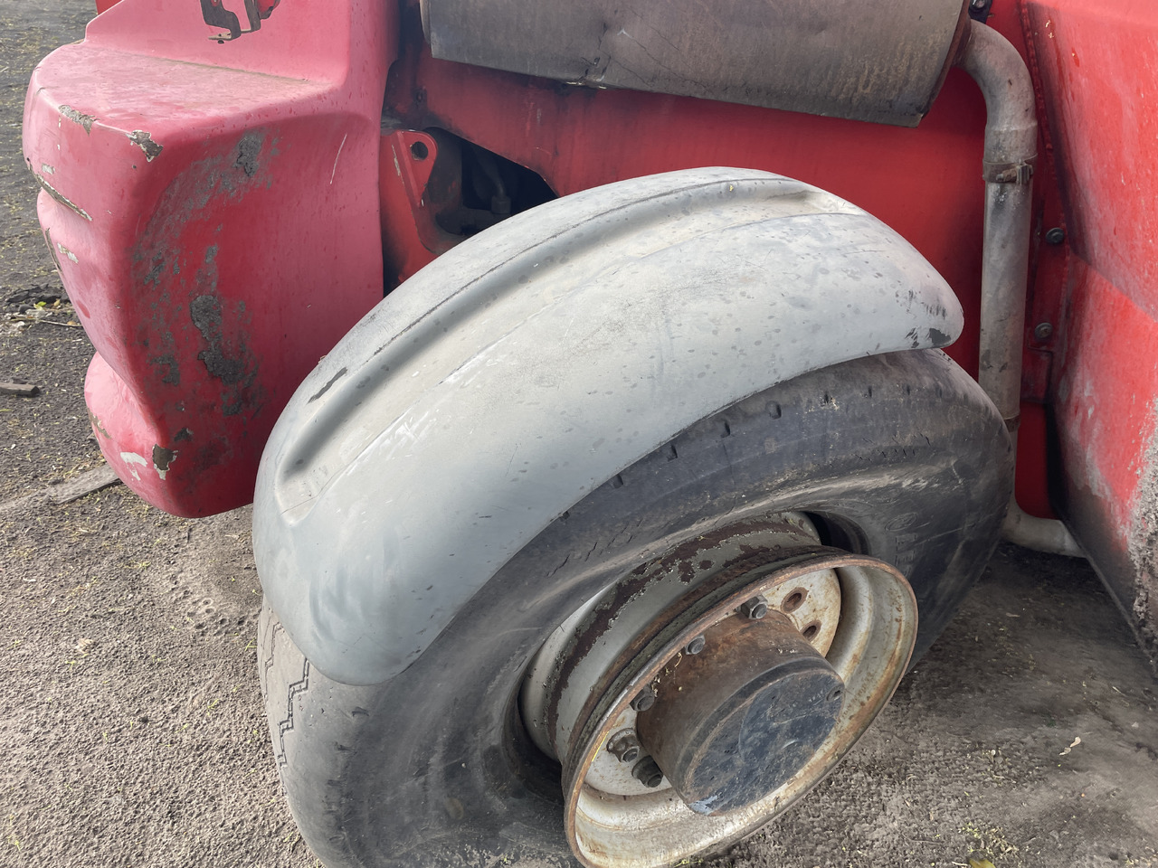 Manitou MHT 860 - części - błotniki drzwi kabina - Durvis un rezerves daļas - Lauksaimniecības tehnika: foto 5 Manitou MHT 860 - części - błotniki drzwi kabina - Durvis un rezerves daļas - Lauksaimniecības tehnika: foto 5