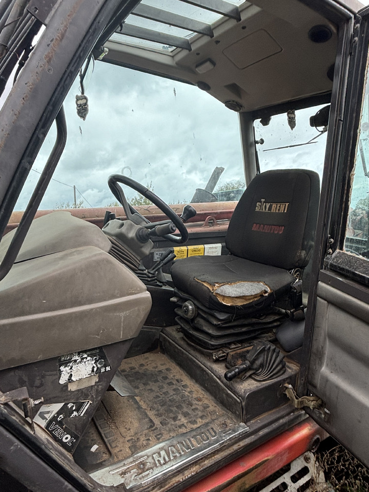 Manitou MT 1740 SLT - Ładowarka Teleskopowa - Kabina Szyba Dach - Kabīne - Teleskopiskais iekrāvējs: foto 4 Manitou MT 1740 SLT - Ładowarka Teleskopowa - Kabina Szyba Dach - Kabīne - Teleskopiskais iekrāvējs: foto 4