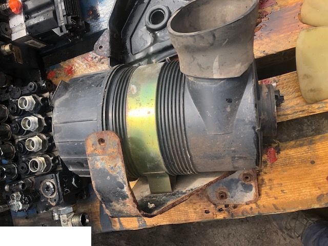Manitou - Obudowa Filtra Powietrza - Gaisa filtrs - Lauksaimniecības tehnika: foto 1 Manitou - Obudowa Filtra Powietrza - Gaisa filtrs - Lauksaimniecības tehnika: foto 1