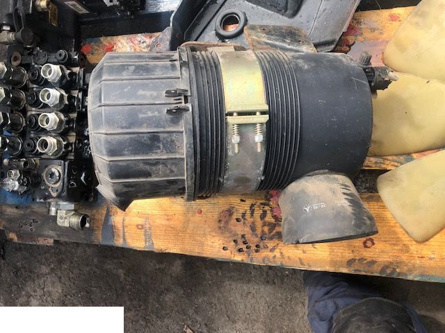 Manitou - Obudowa Filtra Powietrza - Gaisa filtrs - Lauksaimniecības tehnika: foto 2 Manitou - Obudowa Filtra Powietrza - Gaisa filtrs - Lauksaimniecības tehnika: foto 2