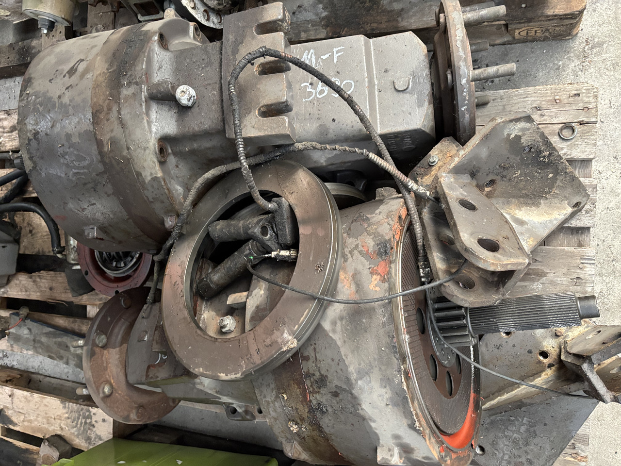 Massey Ferguson 3690 Obudowa Hamulca Tylnego Lewa 3616545M2 - Bremžu piederums - Lauksaimniecības tehnika: foto 1 Massey Ferguson 3690 Obudowa Hamulca Tylnego Lewa 3616545M2 - Bremžu piederums - Lauksaimniecības tehnika: foto 1