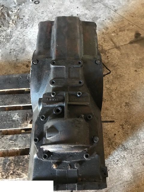 Massey Ferguson 6475 - Obudowa WOM - Transmisija - Traktors: foto 5 Massey Ferguson 6475 - Obudowa WOM - Transmisija - Traktors: foto 5