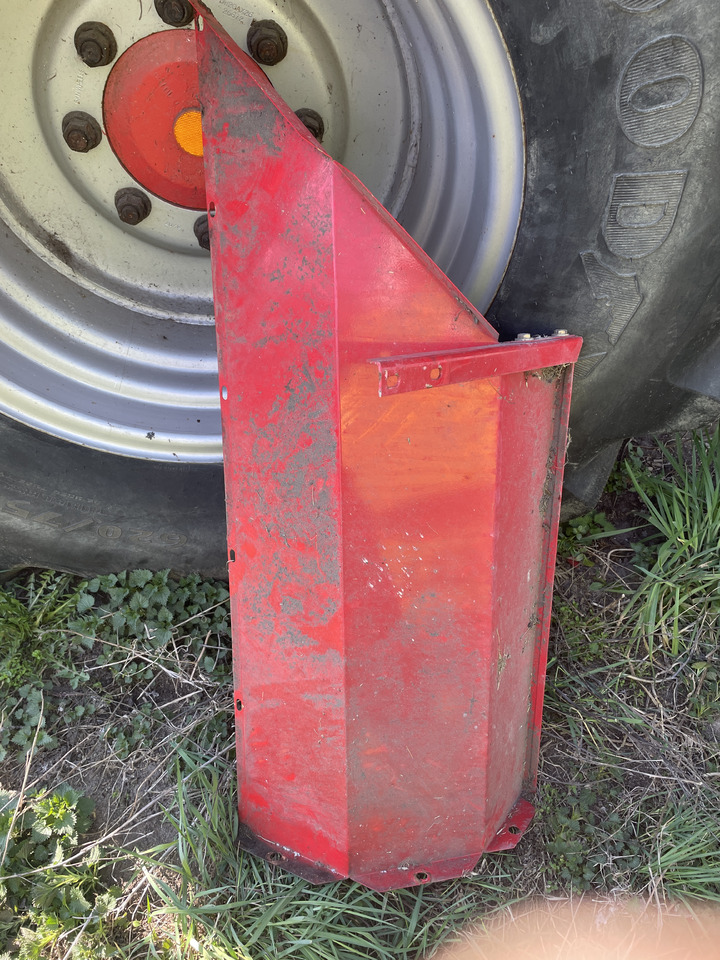 Massey Fergusson 32 kombajn - osłona lewa koła - Virsbūve un ārpuse - Labības kombains: foto 1 Massey Fergusson 32 kombajn - osłona lewa koła - Virsbūve un ārpuse - Labības kombains: foto 1