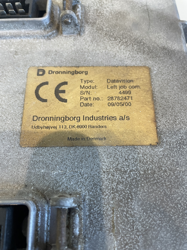 Massey Fergusson Fendt - jednostka centralna komputer sterownik LEWY 28782471 - Elektroniskais vadības bloks (ECU) - Lauksaimniecības tehnika: foto 3 Massey Fergusson Fendt - jednostka centralna komputer sterownik LEWY 28782471 - Elektroniskais vadības bloks (ECU) - Lauksaimniecības tehnika: foto 3