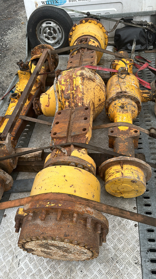 Most Napędowy ZF AP-420 , zwolnica wkład mostu części obudowa mostu - Sānpārvads - Lauksaimniecības tehnika: foto 1 Most Napędowy ZF AP-420 , zwolnica wkład mostu części obudowa mostu - Sānpārvads - Lauksaimniecības tehnika: foto 1