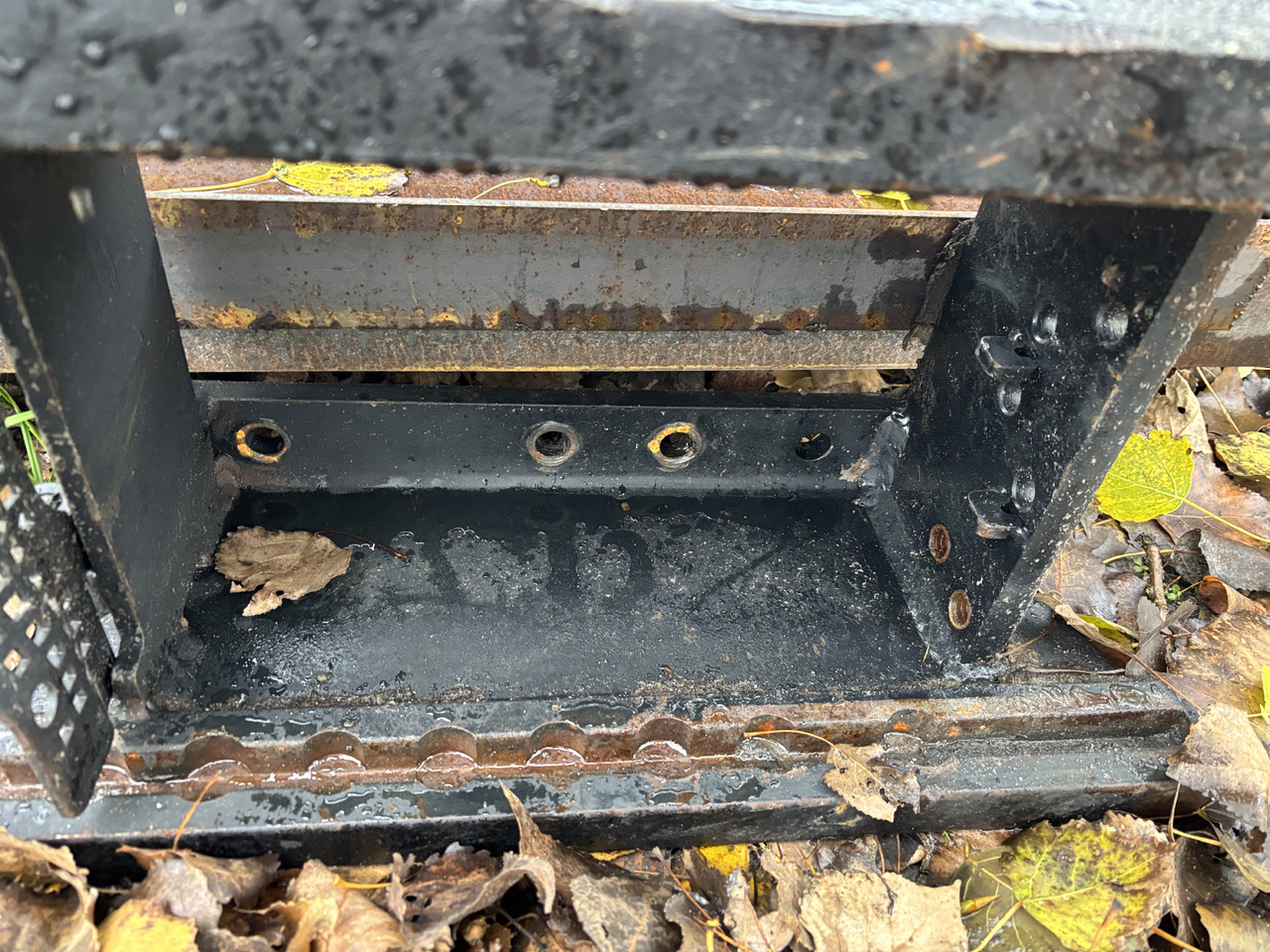 New Holland T6080 Rama Zaczepu Szyna Sauermann HS 78-NH HS 780-NH - Virsbūve un ārpuse - Lauksaimniecības tehnika: foto 3 New Holland T6080 Rama Zaczepu Szyna Sauermann HS 78-NH HS 780-NH - Virsbūve un ārpuse - Lauksaimniecības tehnika: foto 3