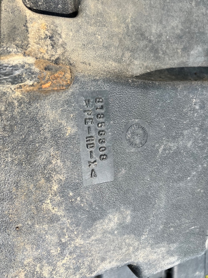 New Holland T80x0 Zbiornik paliwa 87358308 - Degvielas tvertne - Lauksaimniecības tehnika: foto 2 New Holland T80x0 Zbiornik paliwa 87358308 - Degvielas tvertne - Lauksaimniecības tehnika: foto 2