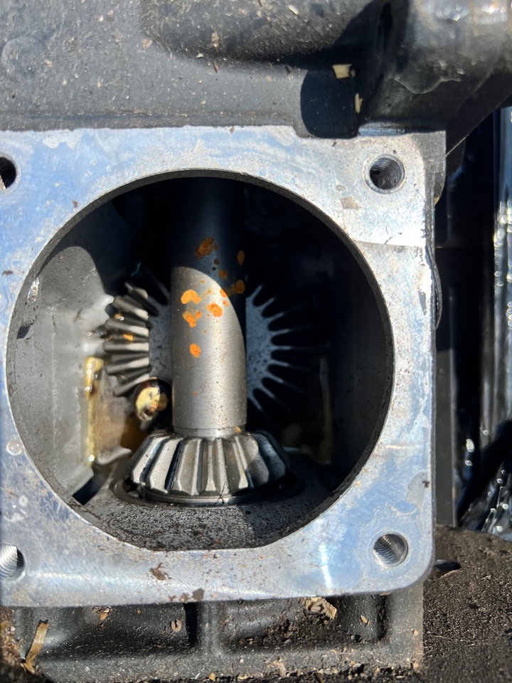 New Holland Typ 846 Przekładnia 84571976 - Rāmis/ Šasija - Lauksaimniecības tehnika: foto 3 New Holland Typ 846 Przekładnia 84571976 - Rāmis/ Šasija - Lauksaimniecības tehnika: foto 3