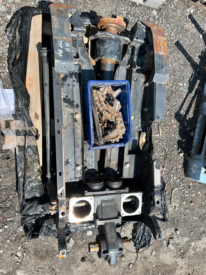 New Holland Typ 846 Przekładnia 84571976 - Rāmis/ Šasija - Lauksaimniecības tehnika: foto 1 New Holland Typ 846 Przekładnia 84571976 - Rāmis/ Šasija - Lauksaimniecības tehnika: foto 1