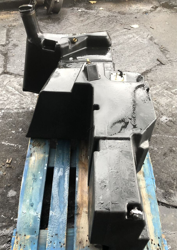 New Holland zbiornik paliwa/New Holland 6010-bak paliwa - Degvielas tvertne - Lauksaimniecības tehnika: foto 2 New Holland zbiornik paliwa/New Holland 6010-bak paliwa - Degvielas tvertne - Lauksaimniecības tehnika: foto 2