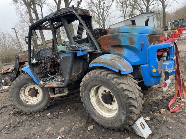 New holland LM410 - LM420 - LM435 - Teleskopiskais iekrāvējs: foto 2 New holland LM410 - LM420 - LM435 - Teleskopiskais iekrāvējs: foto 2