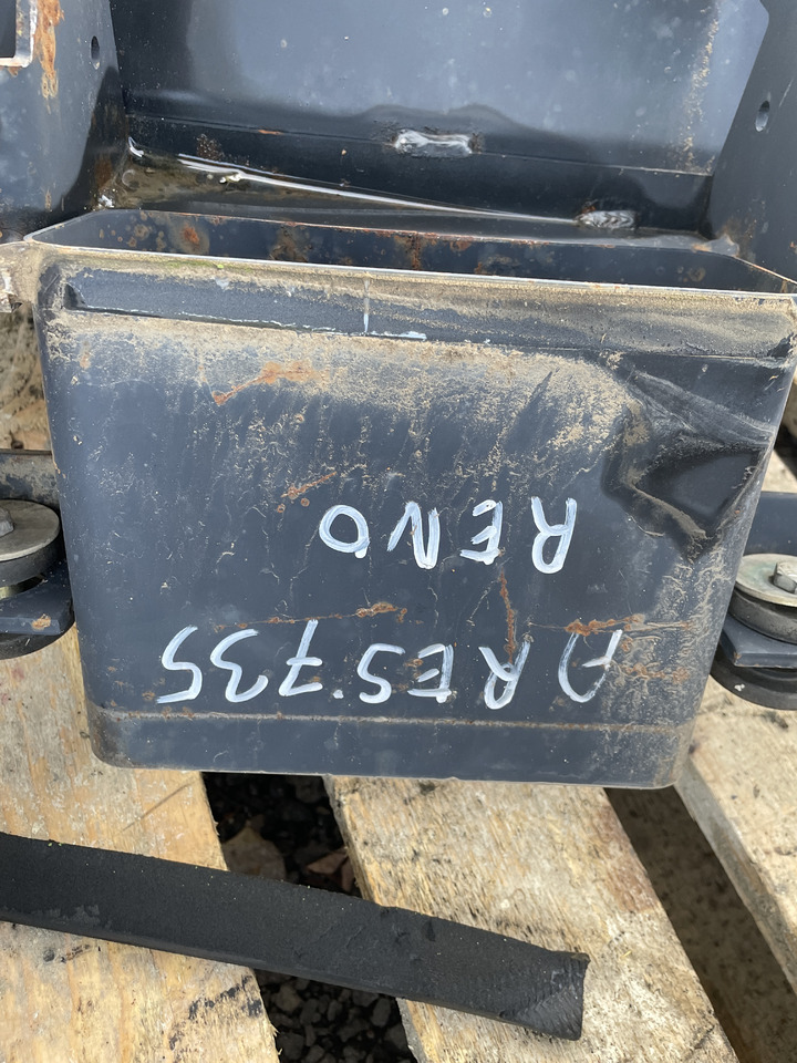 Renault Claas Ares 735 - chłodnica 7700046130 - Radiators - Lauksaimniecības tehnika: foto 3 Renault Claas Ares 735 - chłodnica 7700046130 - Radiators - Lauksaimniecības tehnika: foto 3