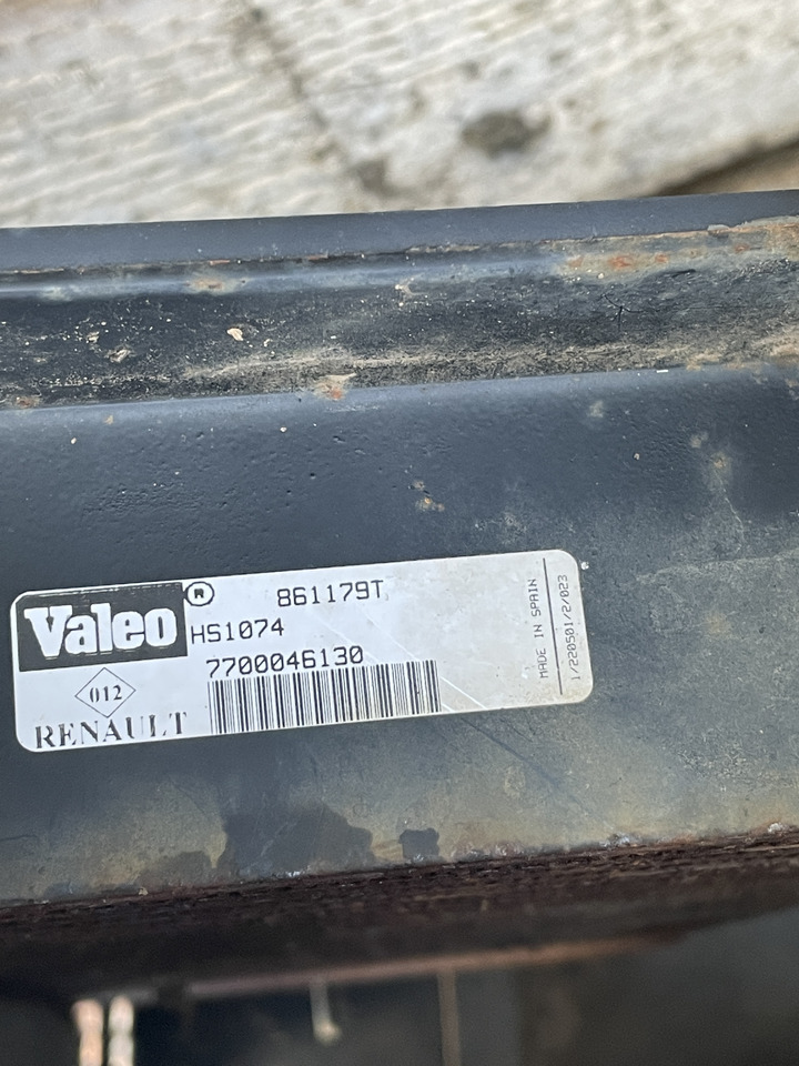 Renault Claas Ares 735 - chłodnica 7700046130 - Radiators - Lauksaimniecības tehnika: foto 4 Renault Claas Ares 735 - chłodnica 7700046130 - Radiators - Lauksaimniecības tehnika: foto 4