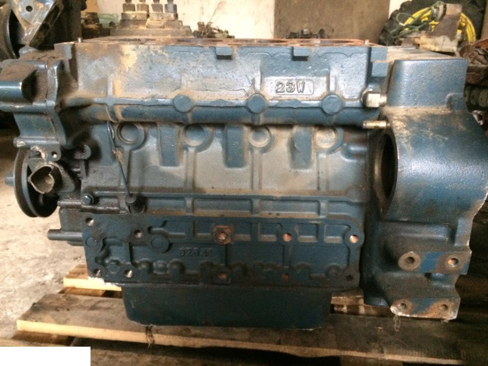 Silnik Kubota 2197 BLOK - Cilindru bloks - Lauksaimniecības tehnika: foto 4 Silnik Kubota 2197 BLOK - Cilindru bloks - Lauksaimniecības tehnika: foto 4