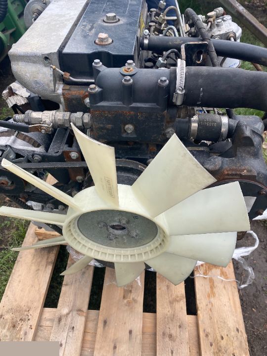 Silnik Perkins 1004.4T - Dzinējs - Lauksaimniecības tehnika: foto 2 Silnik Perkins 1004.4T - Dzinējs - Lauksaimniecības tehnika: foto 2