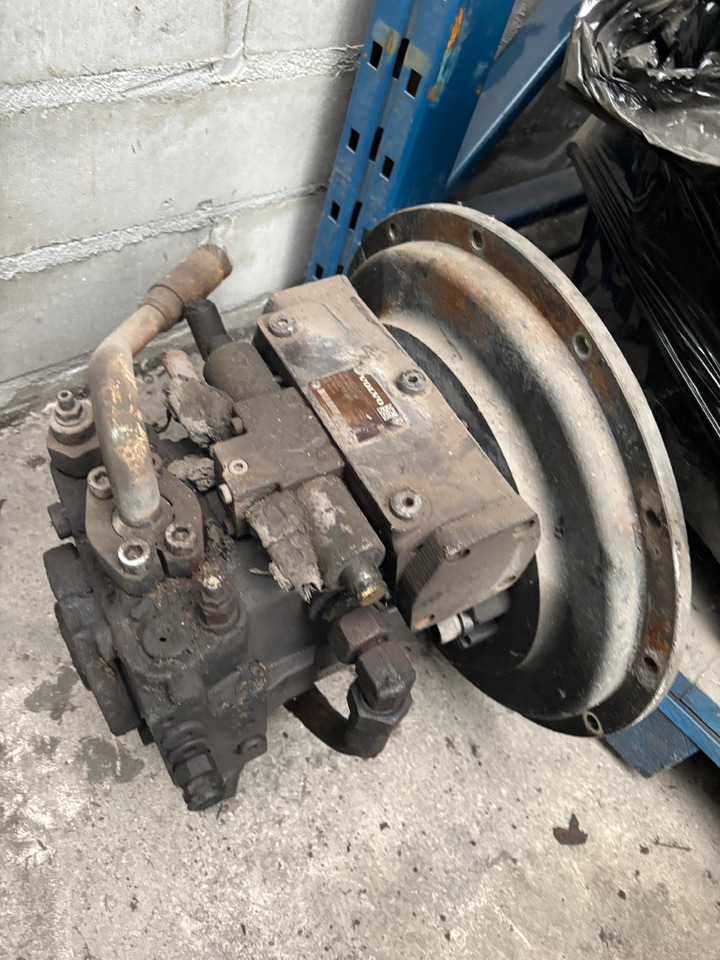 VOLVO L30 L30G Pompa hydrauliczna 15222842 R902207155 - Hidrauliskais sūknis - Lauksaimniecības tehnika: foto 4 VOLVO L30 L30G Pompa hydrauliczna 15222842 R902207155 - Hidrauliskais sūknis - Lauksaimniecības tehnika: foto 4