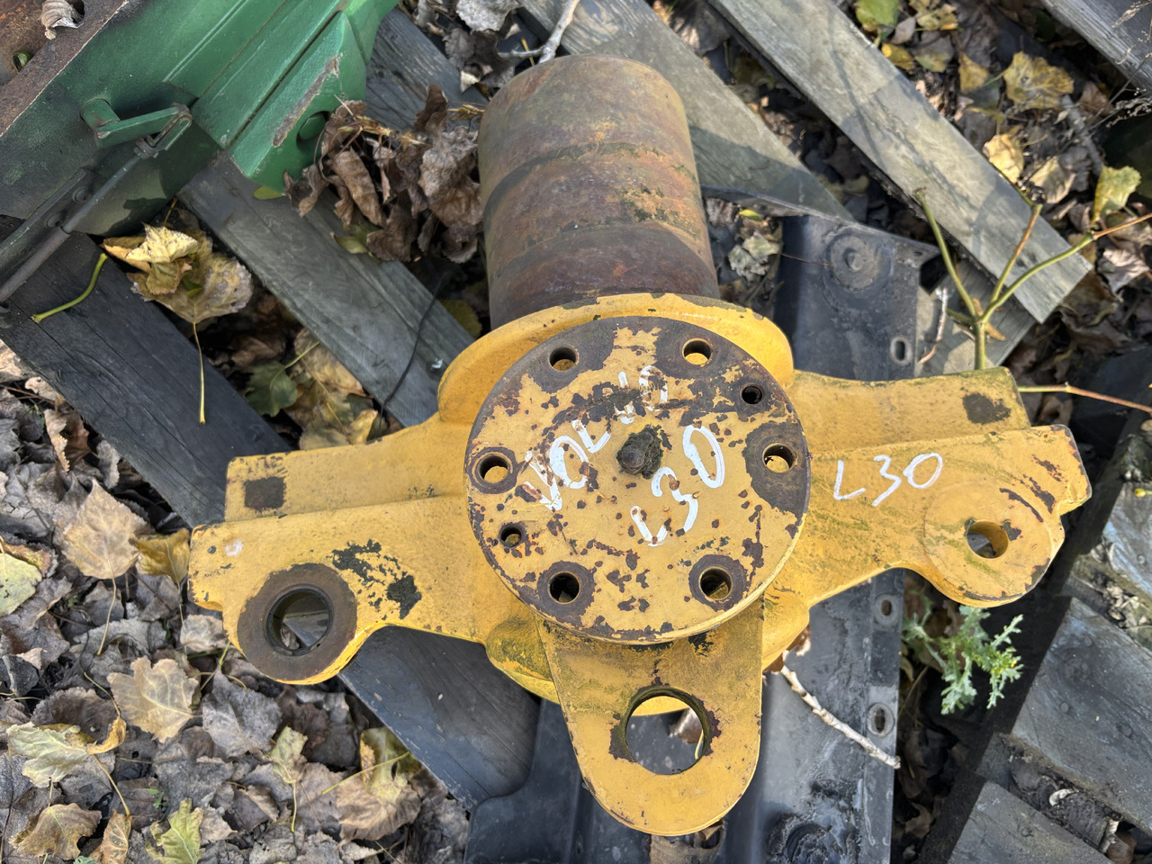 VOLVO L30 Przegub Łącznika Ramy Support Łącznik - Rāmis/ Šasija - Iekraušanas tehnika: foto 1 VOLVO L30 Przegub Łącznika Ramy Support Łącznik - Rāmis/ Šasija - Iekraušanas tehnika: foto 1