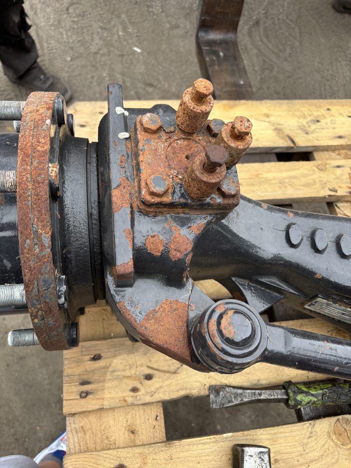 Valtra N92 - most przedni - zwolnica zwrotnica siłownik dyferencjał atak - Grozāmass - Lauksaimniecības tehnika: foto 4 Valtra N92 - most przedni - zwolnica zwrotnica siłownik dyferencjał atak - Grozāmass - Lauksaimniecības tehnika: foto 4