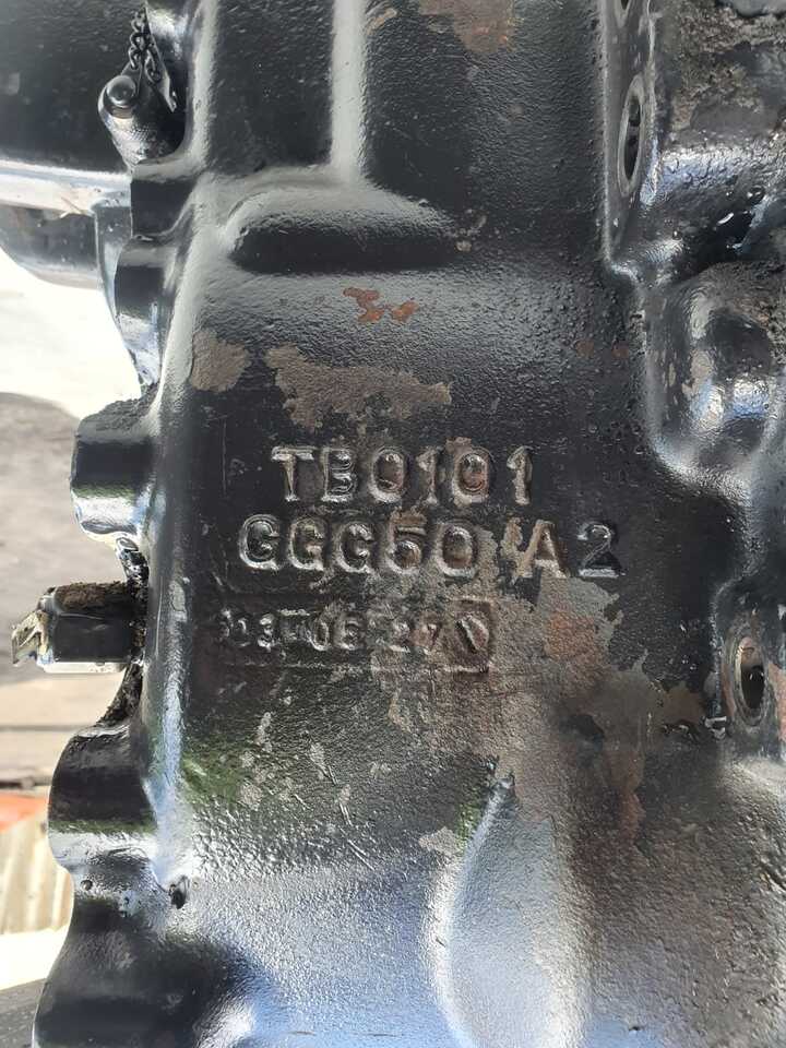 Valtra T160 - Zwolnica - Zwrotnica - Półoś - Skrzynia - Silnik - Siłowniki - Tylny WOM - Grozāmass - Lauksaimniecības tehnika: foto 4 Valtra T160 - Zwolnica - Zwrotnica - Półoś - Skrzynia - Silnik - Siłowniki - Tylny WOM - Grozāmass - Lauksaimniecības tehnika: foto 4