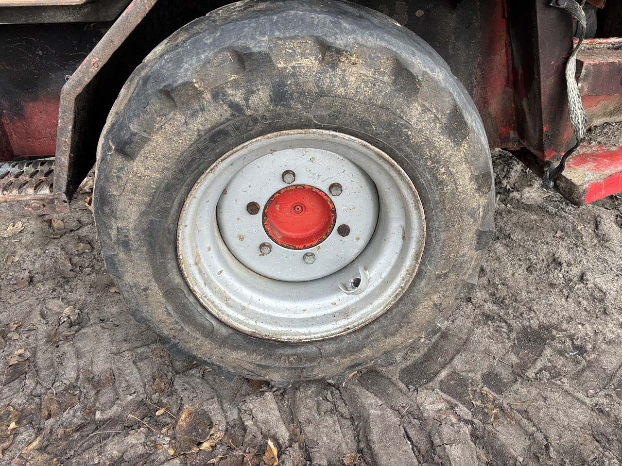 Weidemann 2006 2000rok Felga Opona Koło Przednia Tylna Przód Tył 13.00x17 CZĘŚCI - Riteņa disks - Lauksaimniecības tehnika: foto 1 Weidemann 2006 2000rok Felga Opona Koło Przednia Tylna Przód Tył 13.00x17 CZĘŚCI - Riteņa disks - Lauksaimniecības tehnika: foto 1