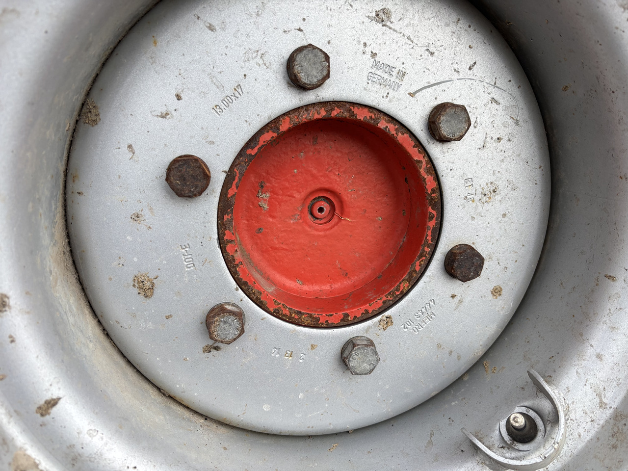 Weidemann 2006 2000rok Felga Opona Koło Przednia Tylna Przód Tył 13.00x17 CZĘŚCI - Riteņa disks - Lauksaimniecības tehnika: foto 2 Weidemann 2006 2000rok Felga Opona Koło Przednia Tylna Przód Tył 13.00x17 CZĘŚCI - Riteņa disks - Lauksaimniecības tehnika: foto 2