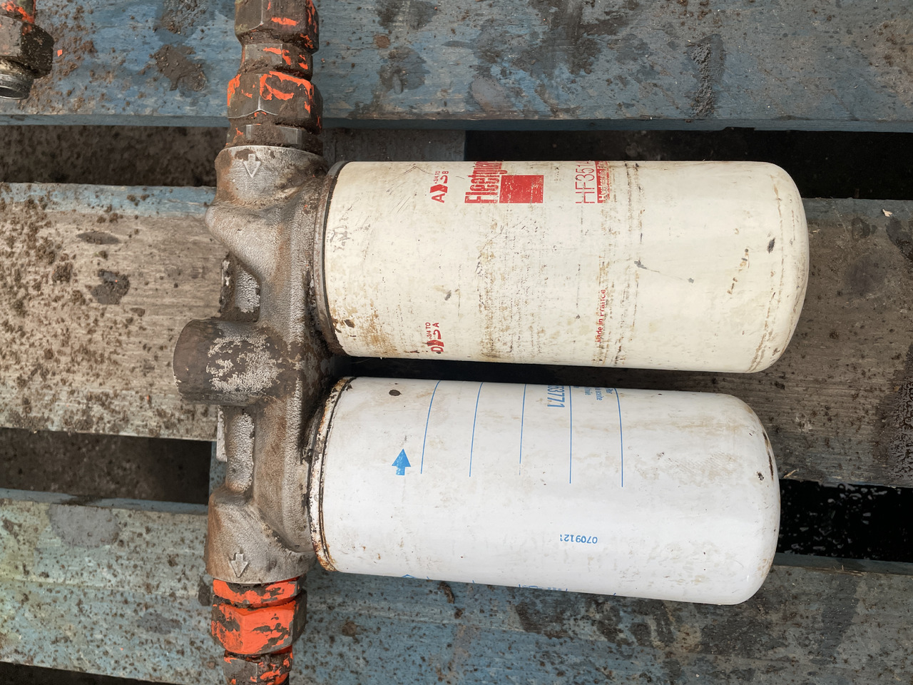 ZF 4PW45H1 Zettelmayer Volvo - skrzynia biegów - podstawa filtrów hydrauliki - Pārnesumkārba - Lauksaimniecības tehnika: foto 1 ZF 4PW45H1 Zettelmayer Volvo - skrzynia biegów - podstawa filtrów hydrauliki - Pārnesumkārba - Lauksaimniecības tehnika: foto 1