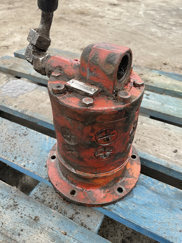 ZF 4PW45H1 Zettelmayer Volvo - skrzynia biegów - pompa tłokowa 8607955105 - Pārnesumkārba - Lauksaimniecības tehnika: foto 1 ZF 4PW45H1 Zettelmayer Volvo - skrzynia biegów - pompa tłokowa 8607955105 - Pārnesumkārba - Lauksaimniecības tehnika: foto 1