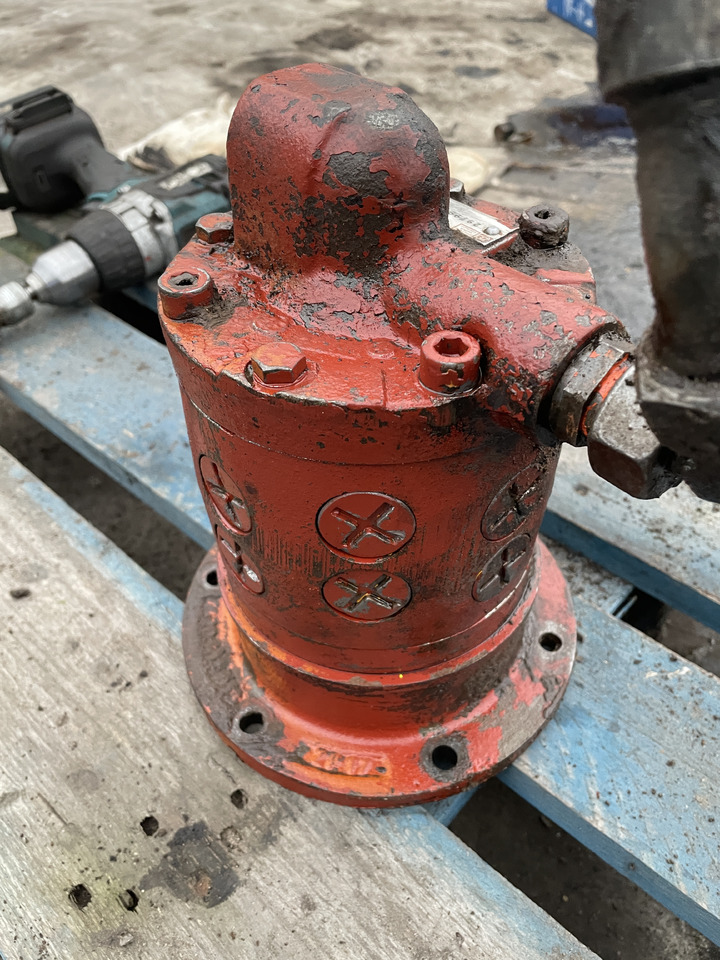 ZF 4PW45H1 Zettelmayer Volvo - skrzynia biegów - pompa tłokowa 8607955105 - Pārnesumkārba - Lauksaimniecības tehnika: foto 2 ZF 4PW45H1 Zettelmayer Volvo - skrzynia biegów - pompa tłokowa 8607955105 - Pārnesumkārba - Lauksaimniecības tehnika: foto 2