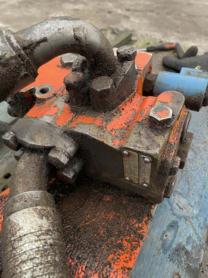 ZF 4PW45H1 Zettelmayer Volvo - skrzynia biegów - rozdzielacz hydrauliczny PUV07V7 - Pārnesumkārba - Lauksaimniecības tehnika: foto 4 ZF 4PW45H1 Zettelmayer Volvo - skrzynia biegów - rozdzielacz hydrauliczny PUV07V7 - Pārnesumkārba - Lauksaimniecības tehnika: foto 4