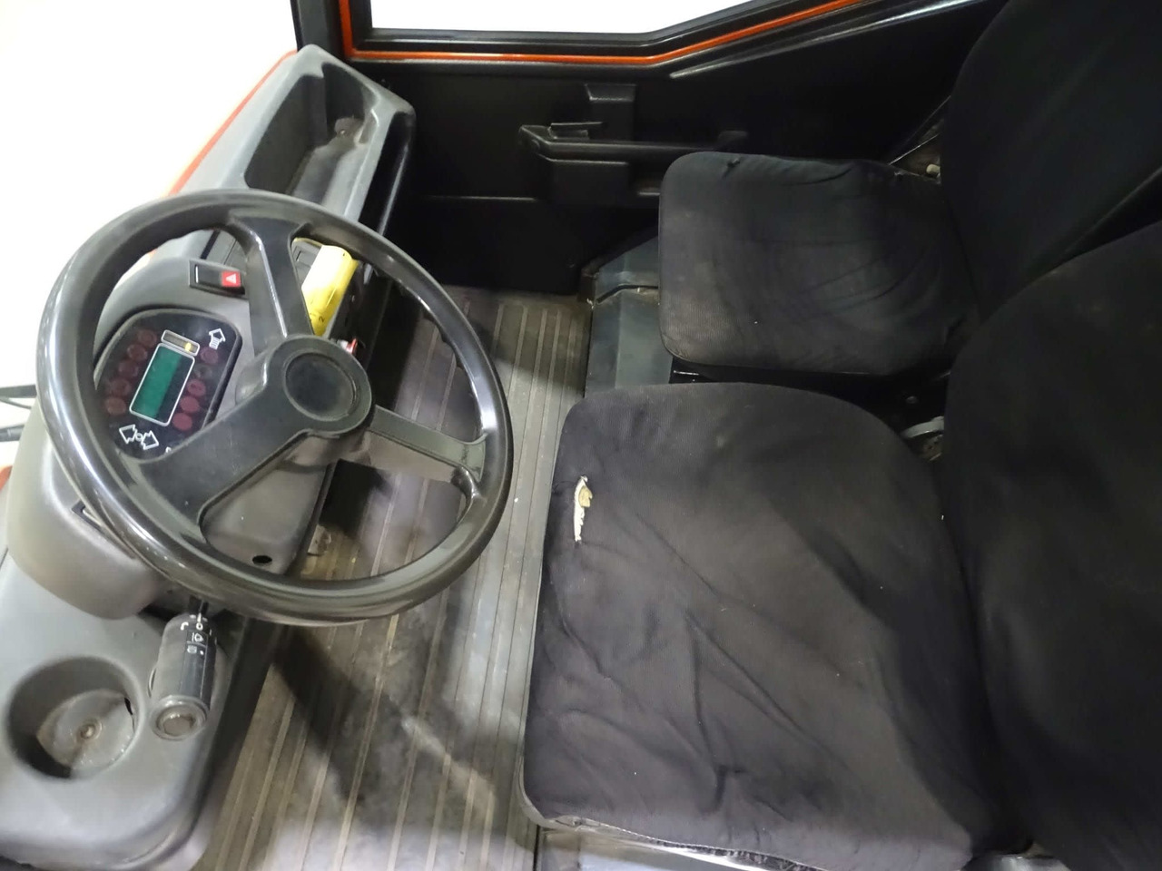 Linde P250 - Noliktavas vilcējs: foto 3 Linde P250 - Noliktavas vilcējs: foto 3