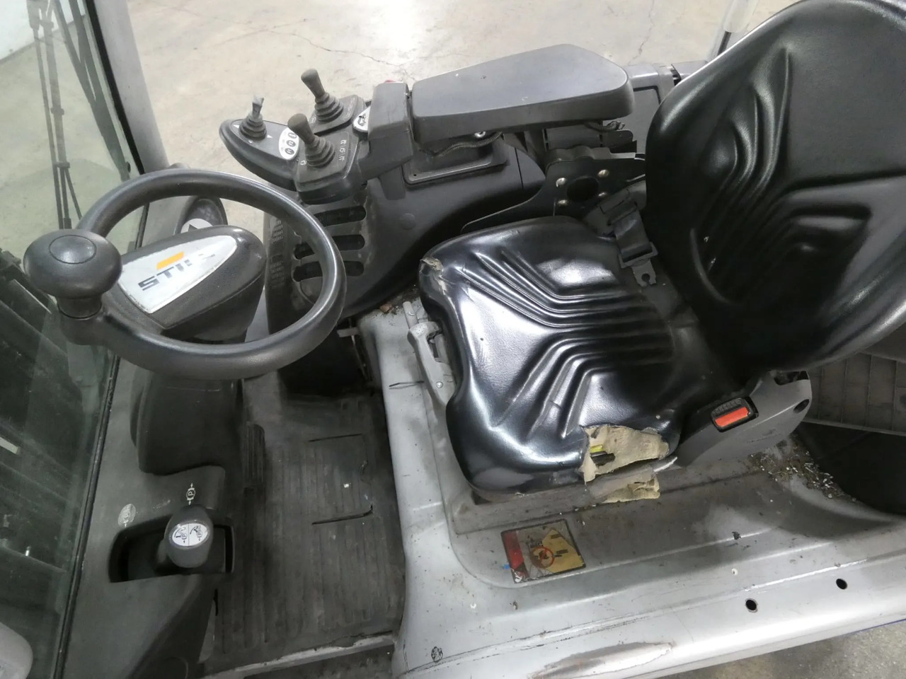 STILL RX20-20P - Elektroiekrāvējs: foto 3 STILL RX20-20P - Elektroiekrāvējs: foto 3