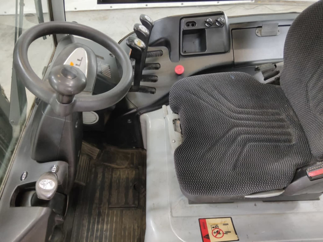 STILL RX60-30 - Elektroiekrāvējs: foto 3 STILL RX60-30 - Elektroiekrāvējs: foto 3