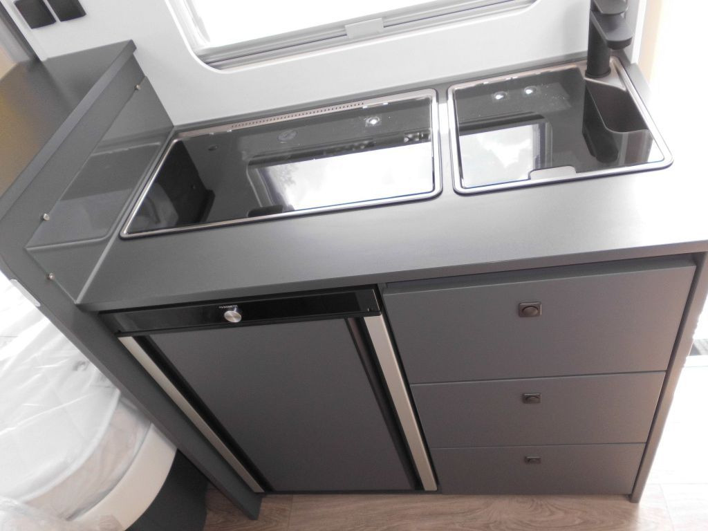 Jaunā Dzīvojamais treileris Fendt Apero 465 TG Klima Autark 2024 sofort verf. Fendt Apero 465 TG KLIMA BATTERIE 1800kg uvm+++: foto 9