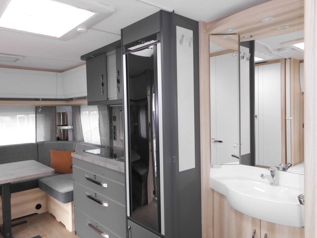 Dzīvojamais treileris Hobby De Luxe 460 UFe 2026 1500kg. Ambiente: foto 14