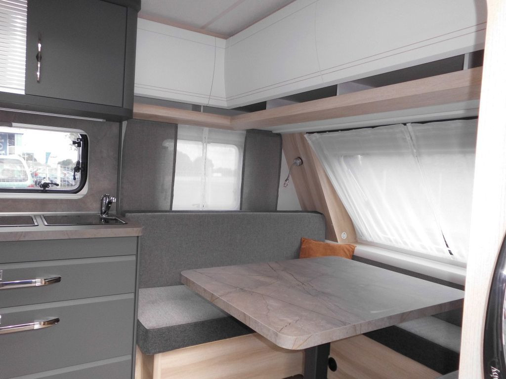 Hobby De Luxe 495 WFB 2026 AUTARK Ambiente 1800kg.++ - Dzīvojamais treileris: foto 5 Hobby De Luxe 495 WFB 2026 AUTARK Ambiente 1800kg.++ - Dzīvojamais treileris: foto 5