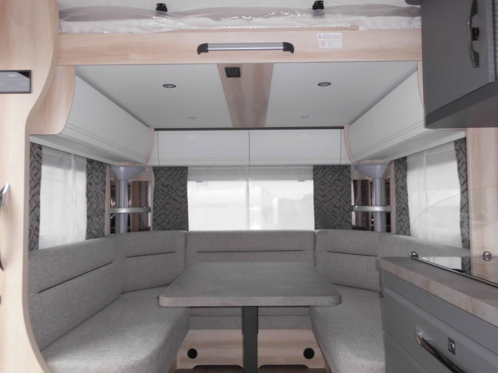 Hobby De Luxe 515 UHL mit Extras, Lagerabverkauf! - Dzīvojamais treileris: foto 1 Hobby De Luxe 515 UHL mit Extras, Lagerabverkauf! - Dzīvojamais treileris: foto 1