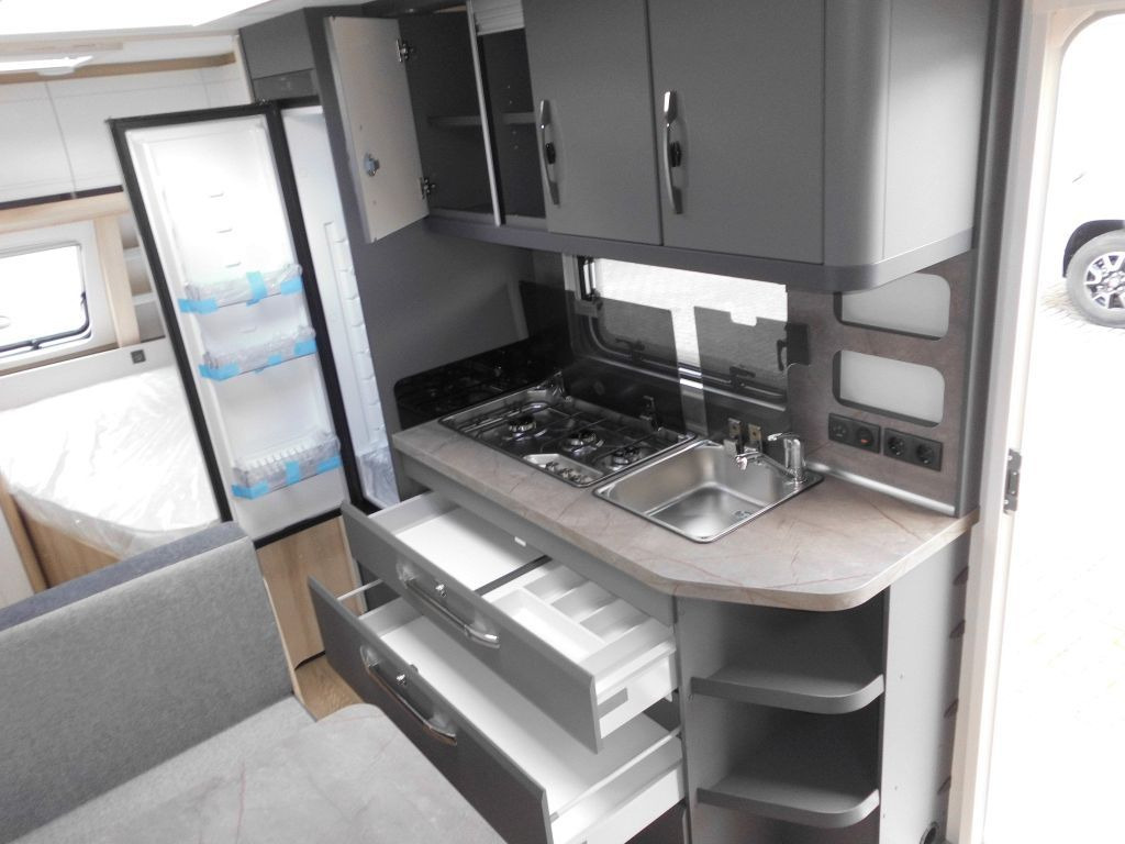 Dzīvojamais treileris Hobby De Luxe 540 KMFe 2026 GARAGE AUTARK 1800kg.: foto 13