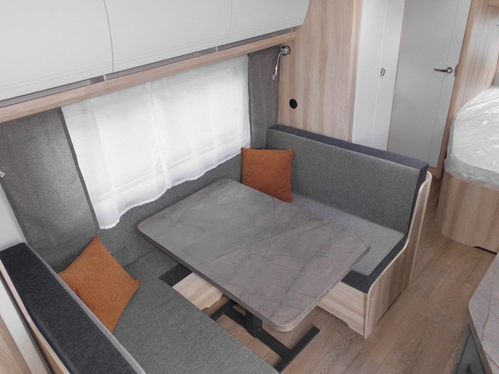 Dzīvojamais treileris Hobby De Luxe 540 KMFe 2026 GARAGE AUTARK 1800kg.: foto 7